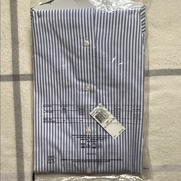 Van Heusen Gray And White Striped Men's Shirt Size Large - Picture 6 of 8